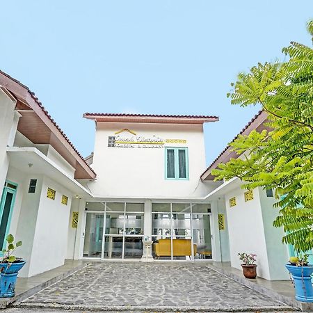 SPOT ON 91323 Omah Victoria Homestay&Culinary Wonogiri Bagian luar foto