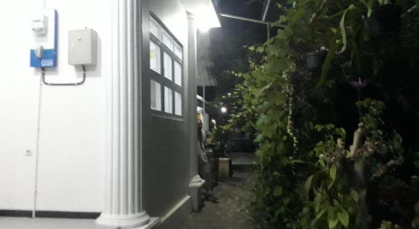 SPOT ON 91323 Omah Victoria Homestay&Culinary Wonogiri Bagian luar foto